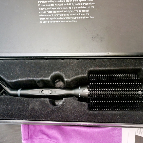 ☆NEW!☆ 4 in 1 Volumizing Hot Brush by Jose' Eber - Picture 4 of 6